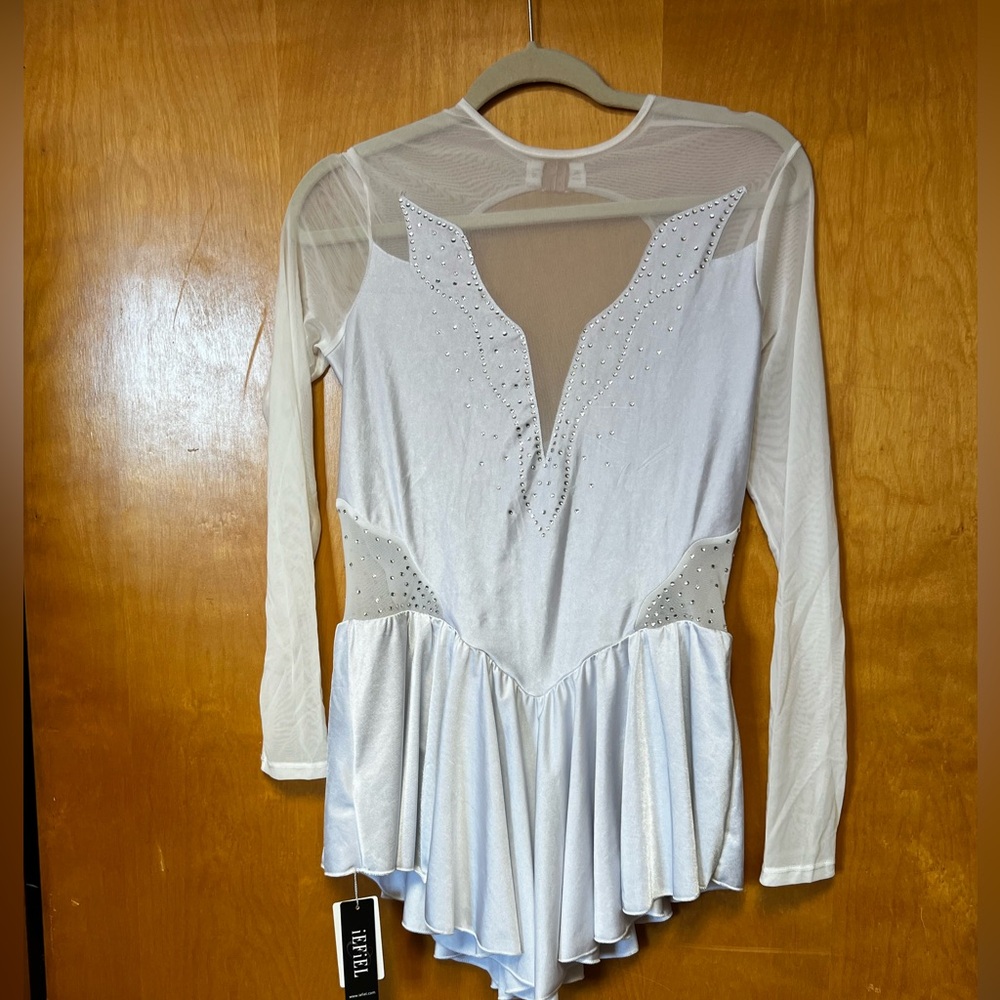 iEFiEL White Mesh Long-Sleeve Performance Leotard